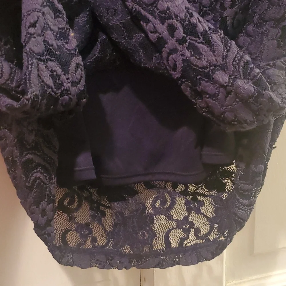 Jessica Simpson Maternity Lace Top - Picture 4 of 4